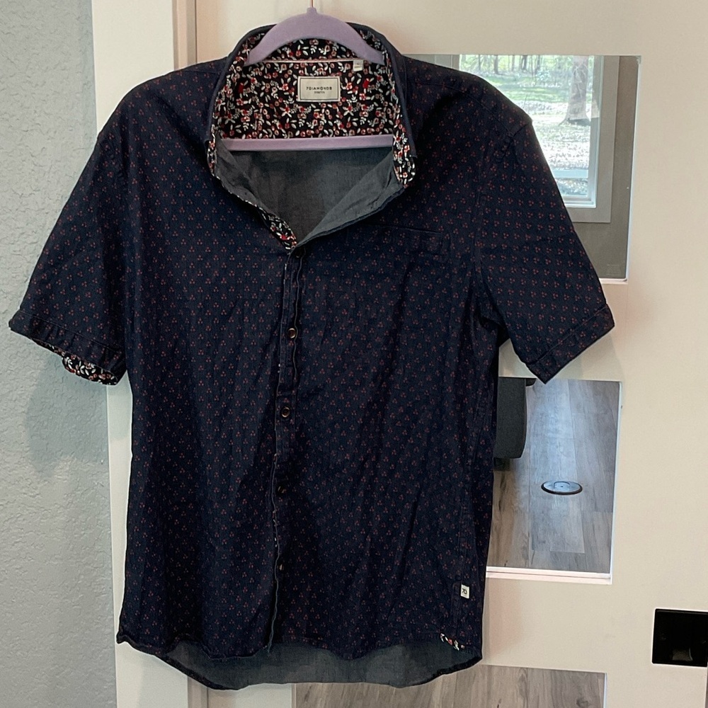 7 Diamonds Navy and Red Patterned Button Down Shirt Size L